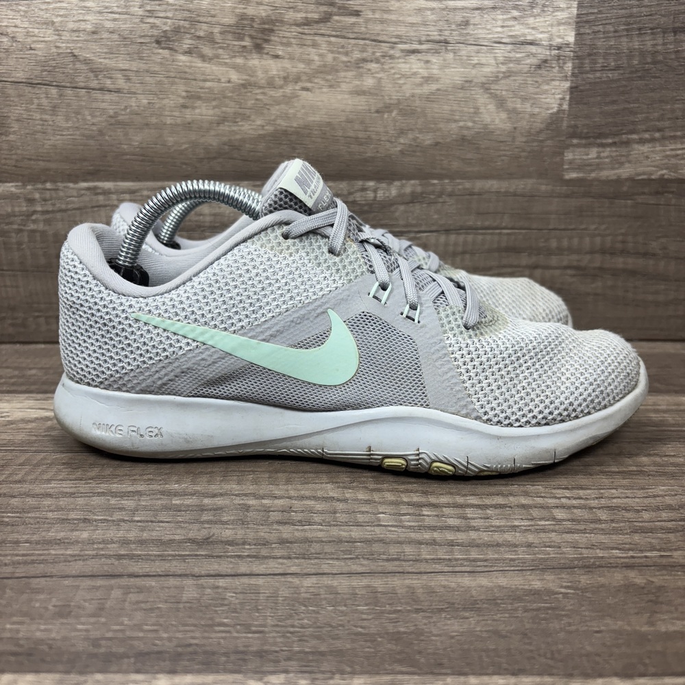 Nike Flex TR 8 Gray Womens US Size 7 EUR 38 924339-003 Sneakers